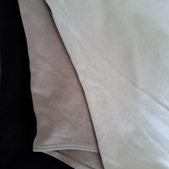 3 bodysuits - Picture 3 of 5